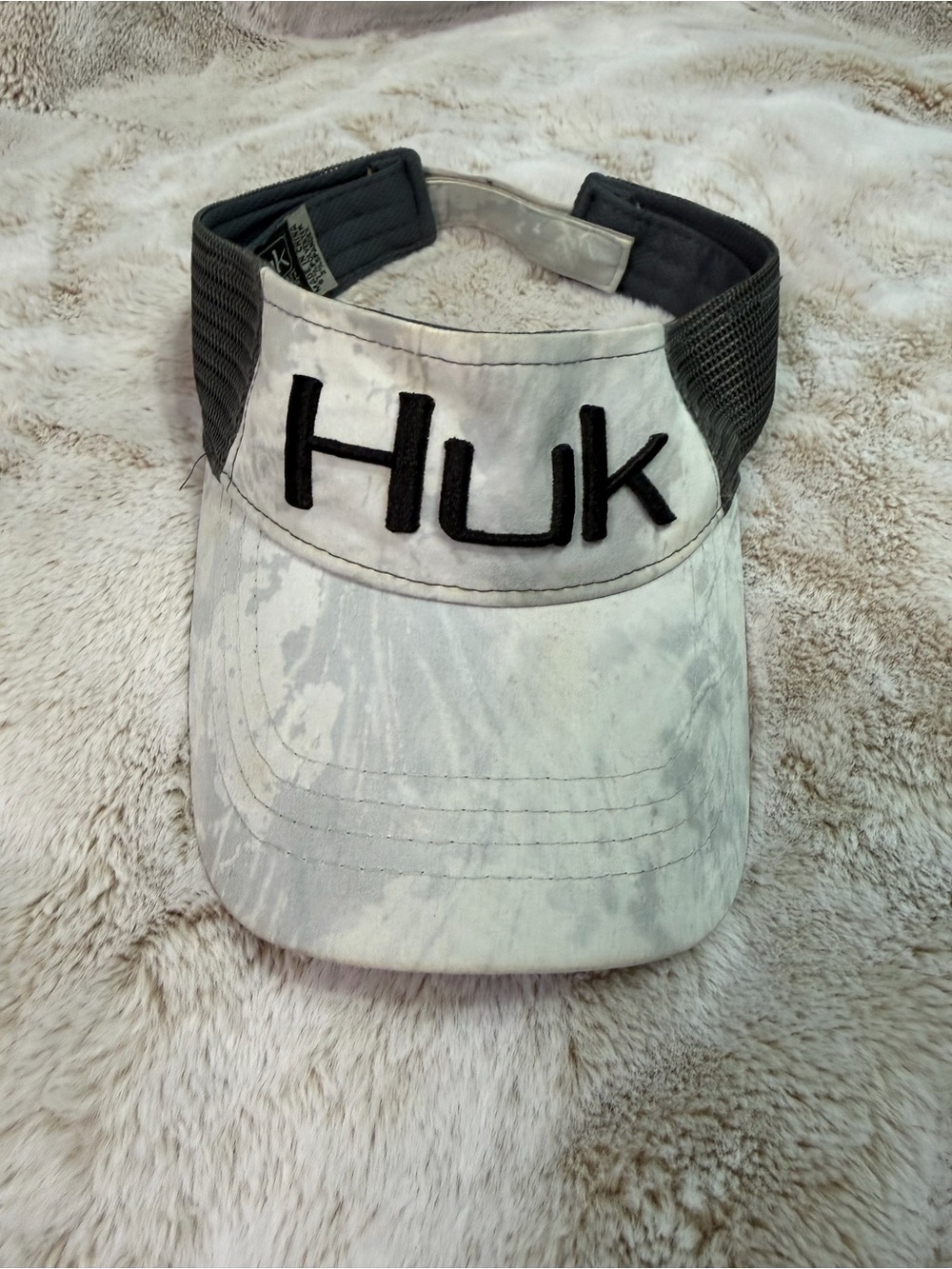 Huk performance fishing visor gray camo athletic outdoor fishing boat hat